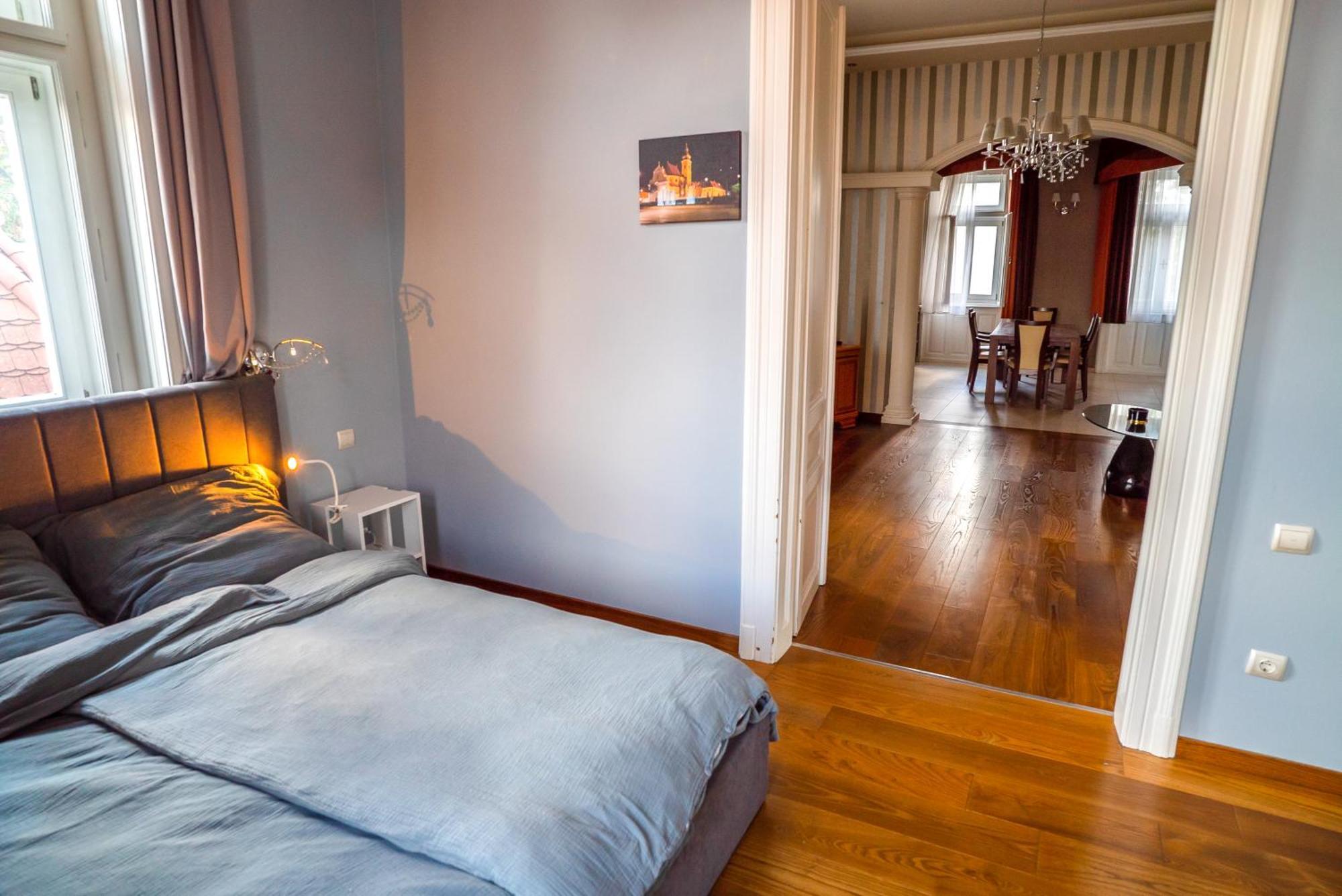 Residence Oasis Gyor Bagian luar foto