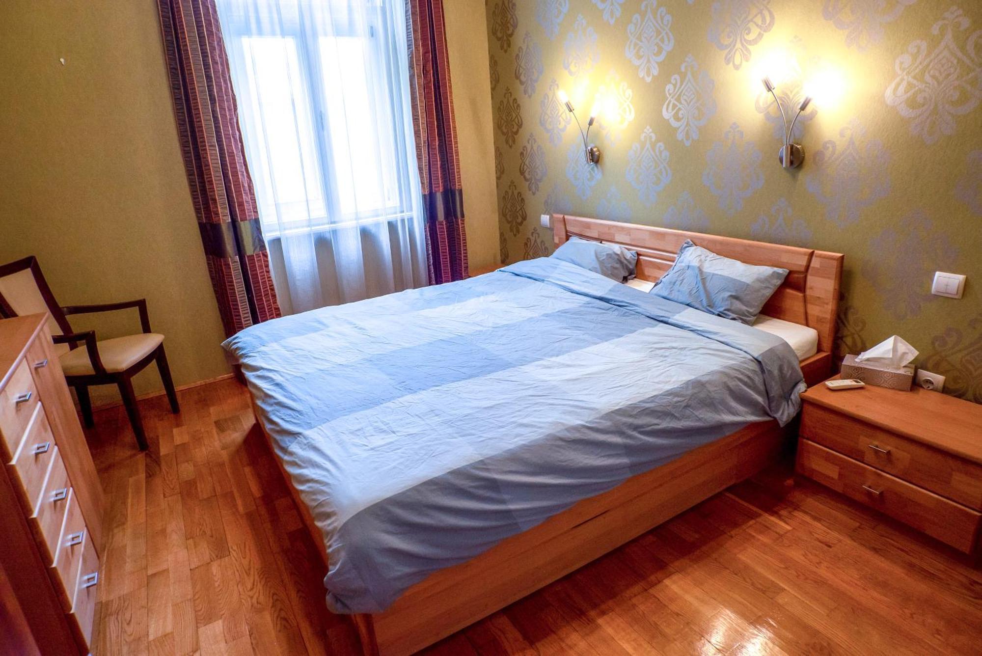 Residence Oasis Gyor Bagian luar foto
