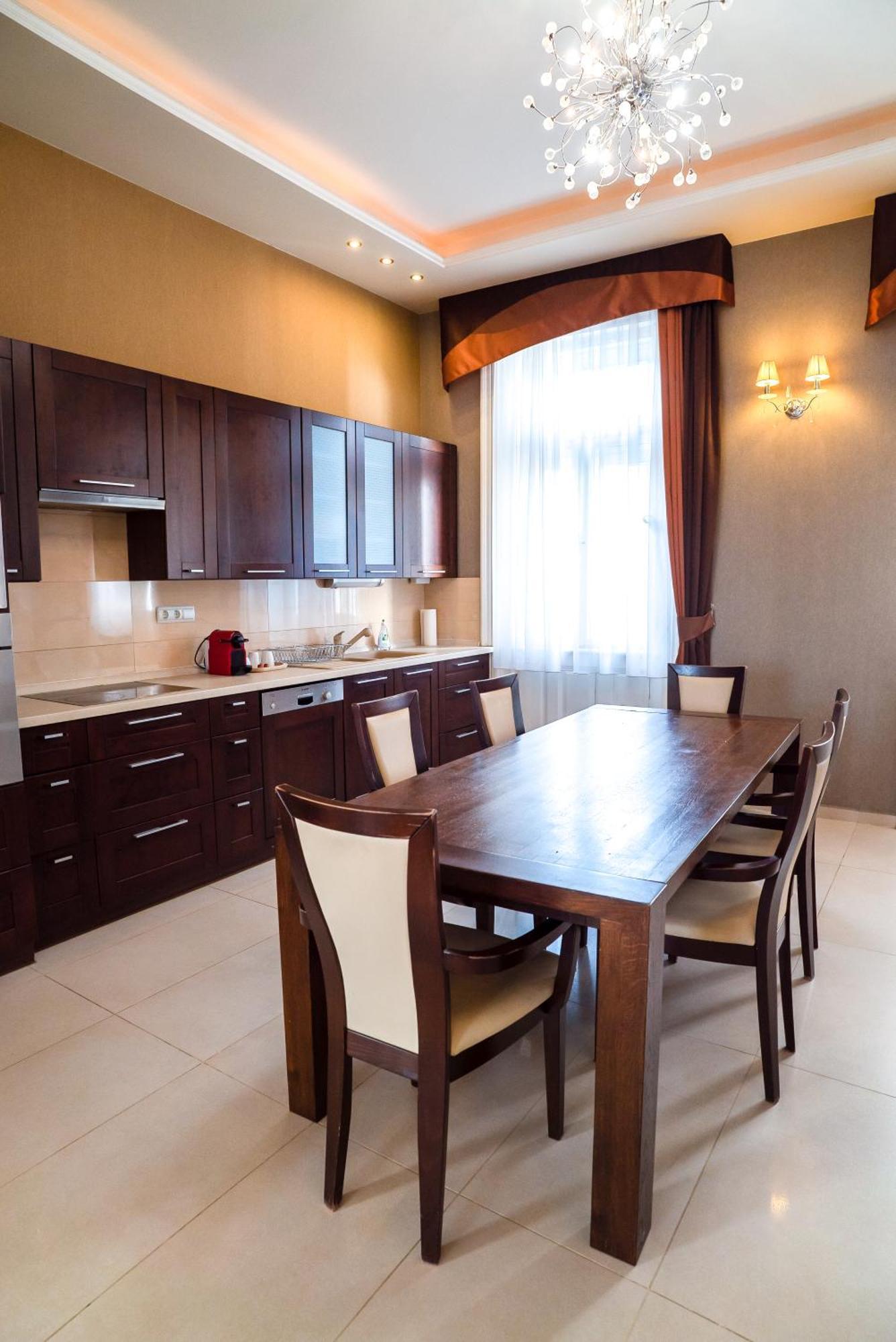 Residence Oasis Gyor Bagian luar foto